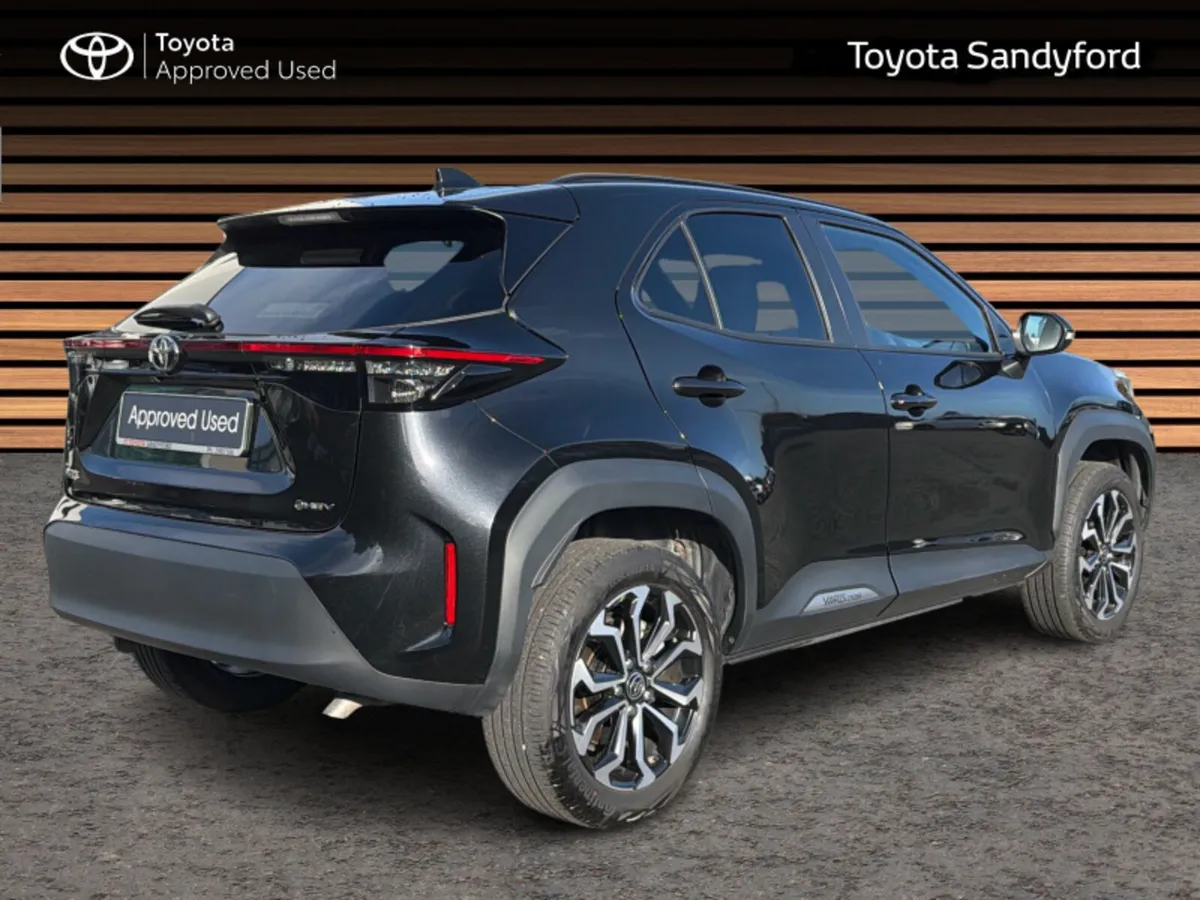 Toyota Yaris Cross LUNA SPORT // REAR CAMERA // SM - Image 2
