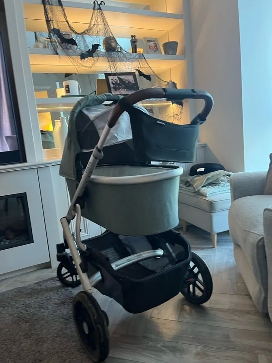 Uppababy vista 2 travel system pram and buggy - Image 2