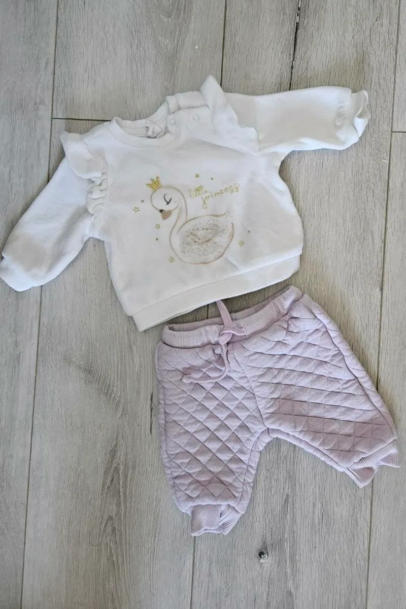 Baby girl bundle newborn up to 1 month - Image 2