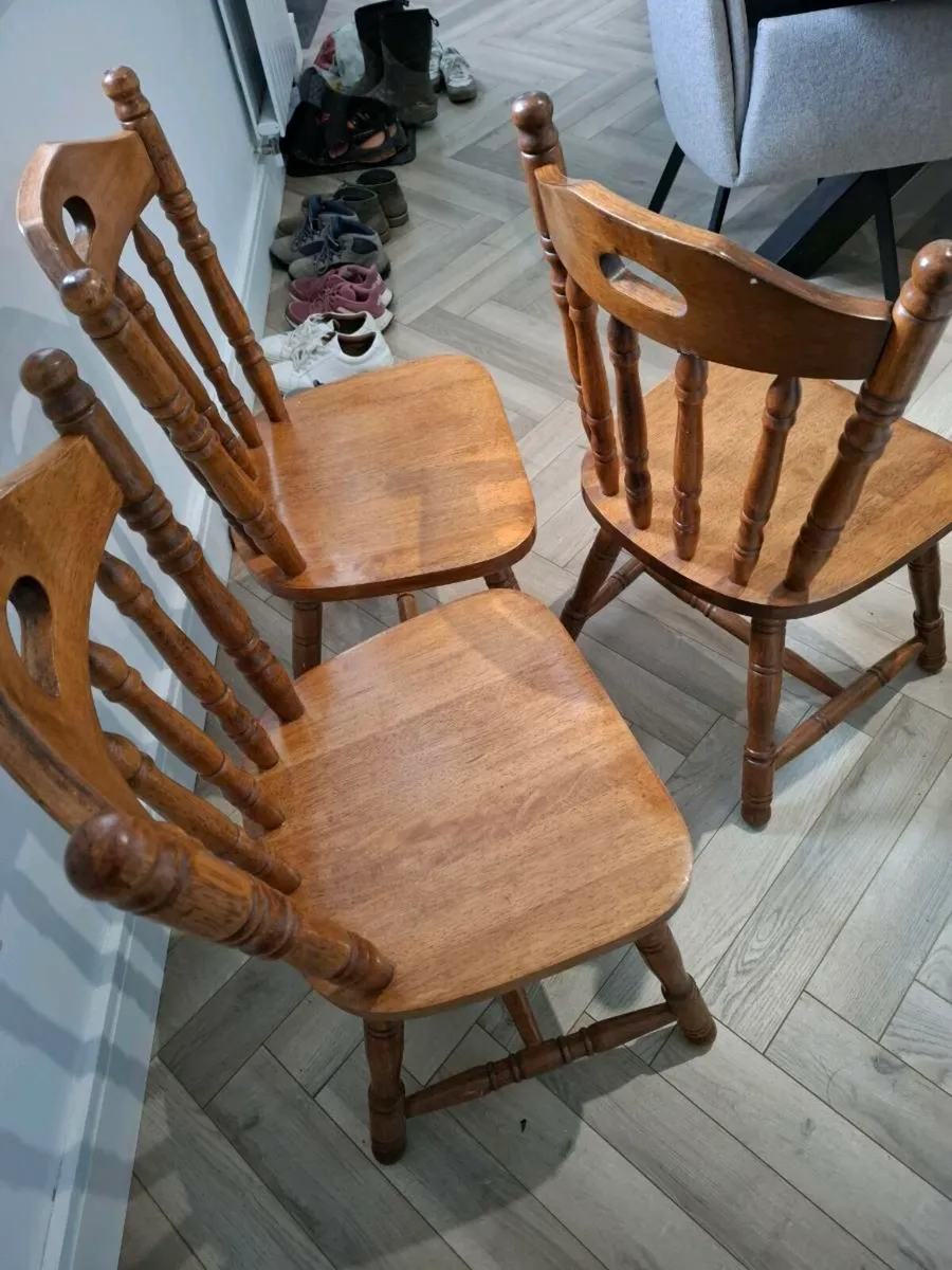 4 Solid farmhouse chairs - Image 2