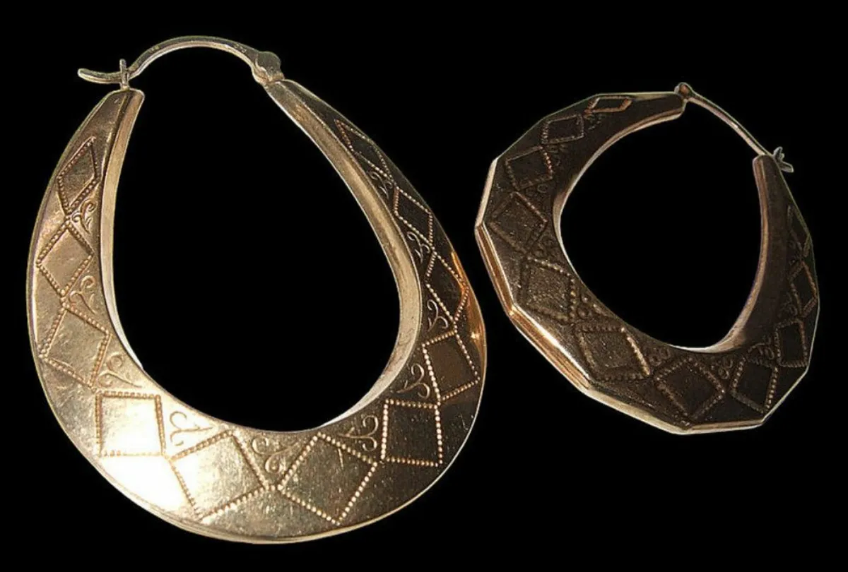 Vintage Hallmarked 9ct Large Hoop Earrings - Image 4