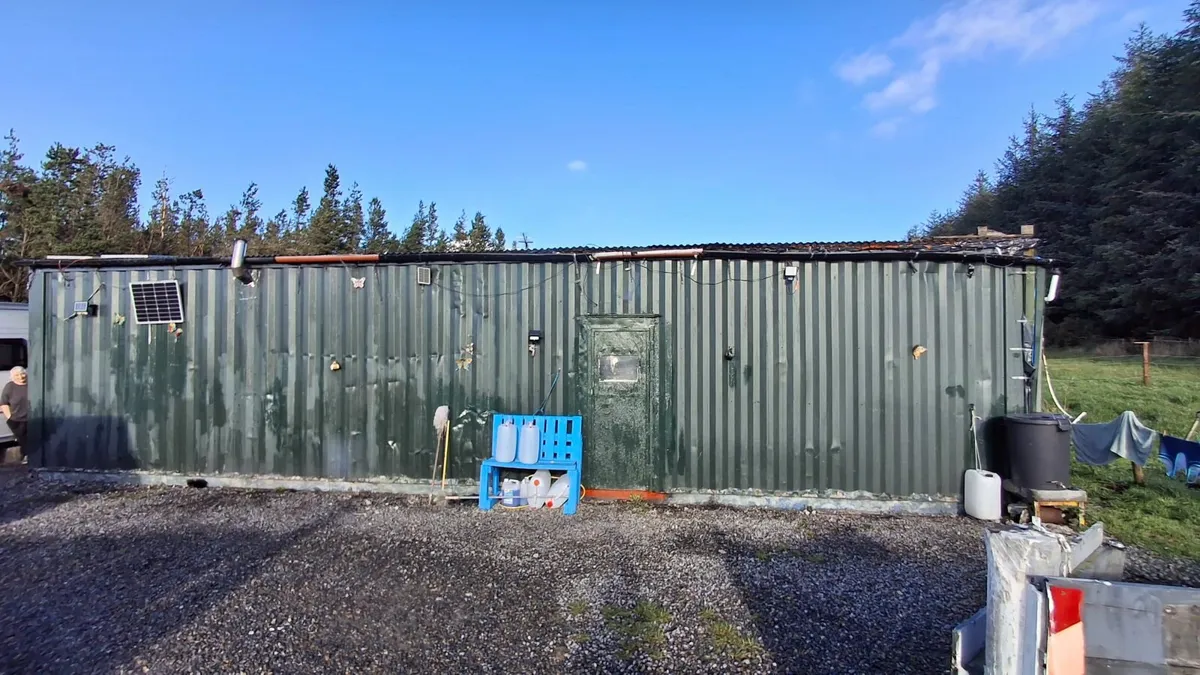 Converted shipping container - Image 1