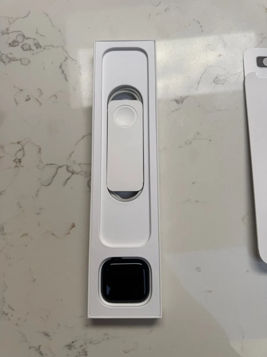 Apple Watch 8 45mm - Image 2