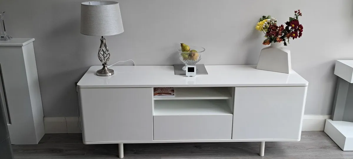TV media cabinet Maynooth - Image 1