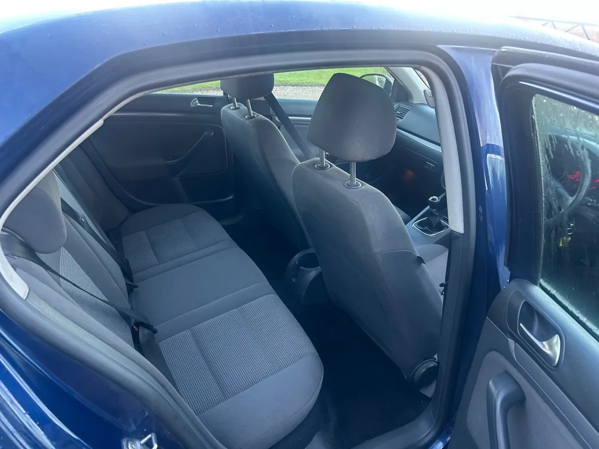 Volkswagen Jetta 2008 - Image 2