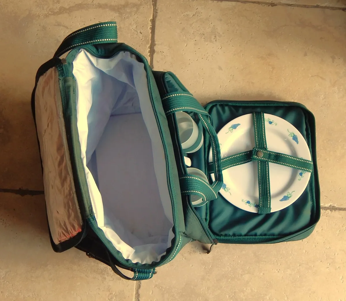 Picnic At Ascot brand Picnic Hamper / Cooler Bag - Image 4