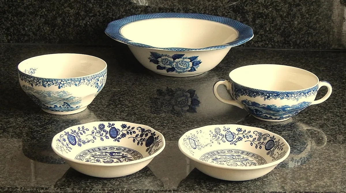 5 Staffordshire Pieces by Enoch Wedgwood - Image 1