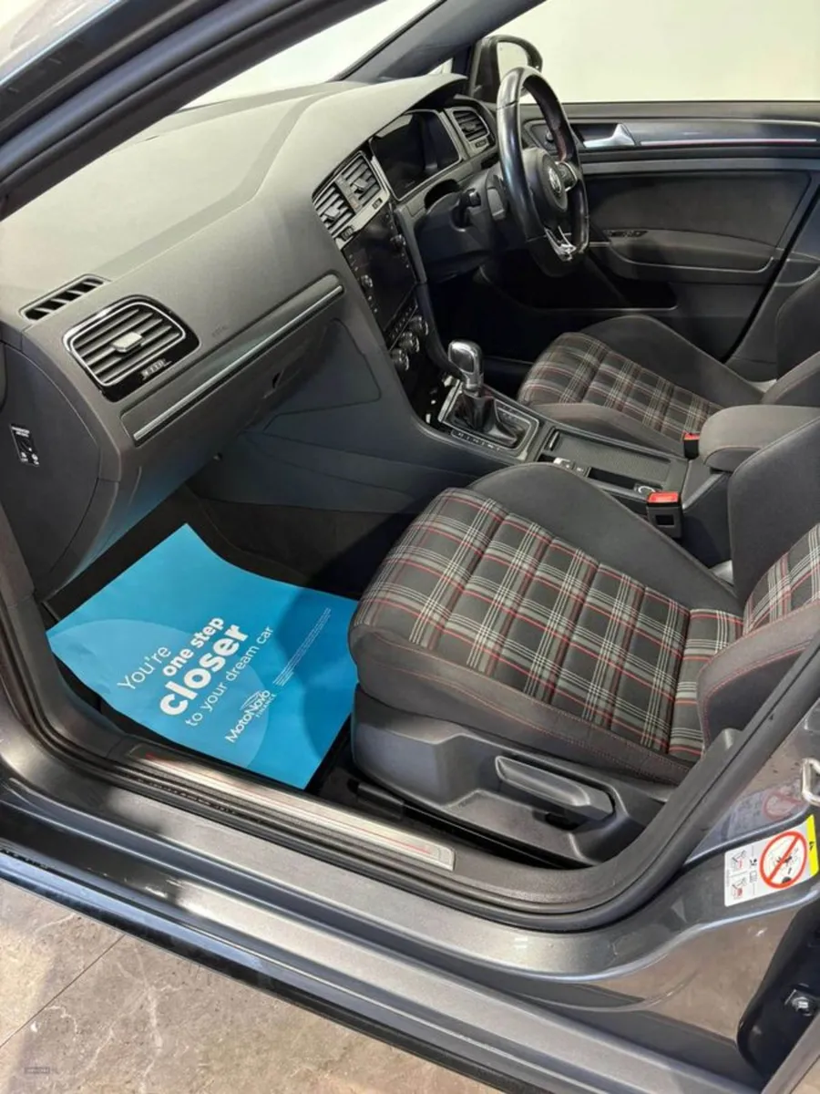 Volkswagen Golf 2.0 Golf GTi TSi Semi-auto 5dr - Image 3