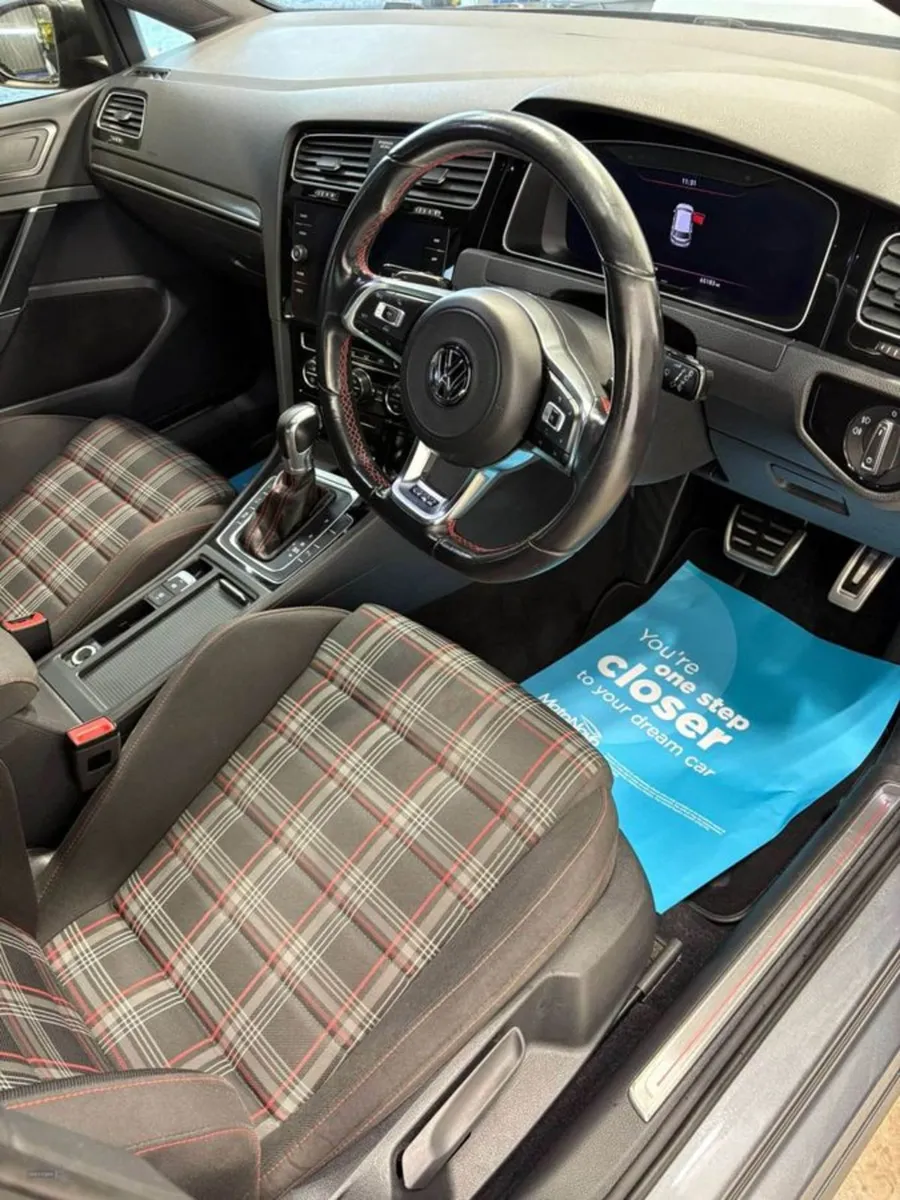 Volkswagen Golf 2.0 Golf GTi TSi Semi-auto 5dr - Image 4