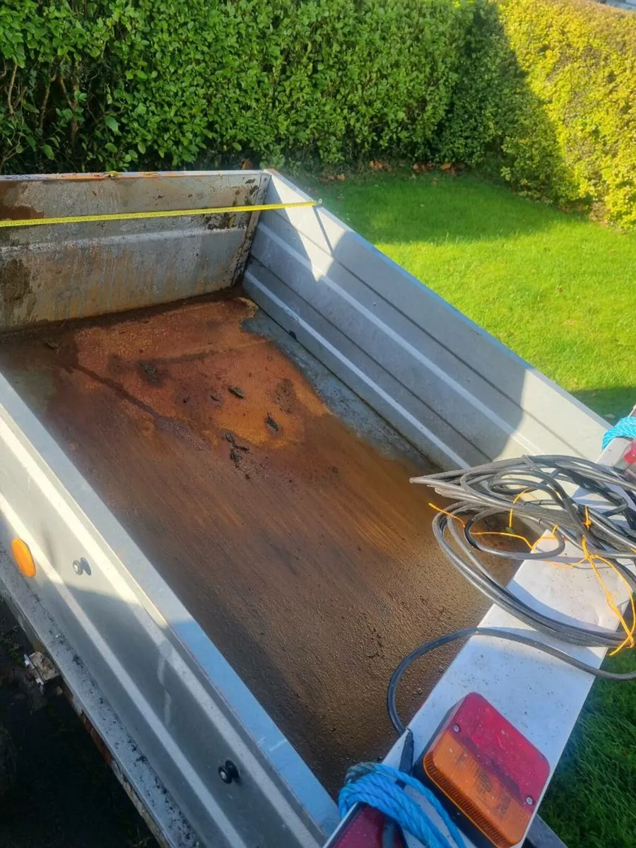 Small Trailer - Image 3