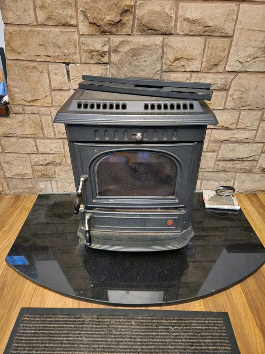 Mulberry stove - Image 1