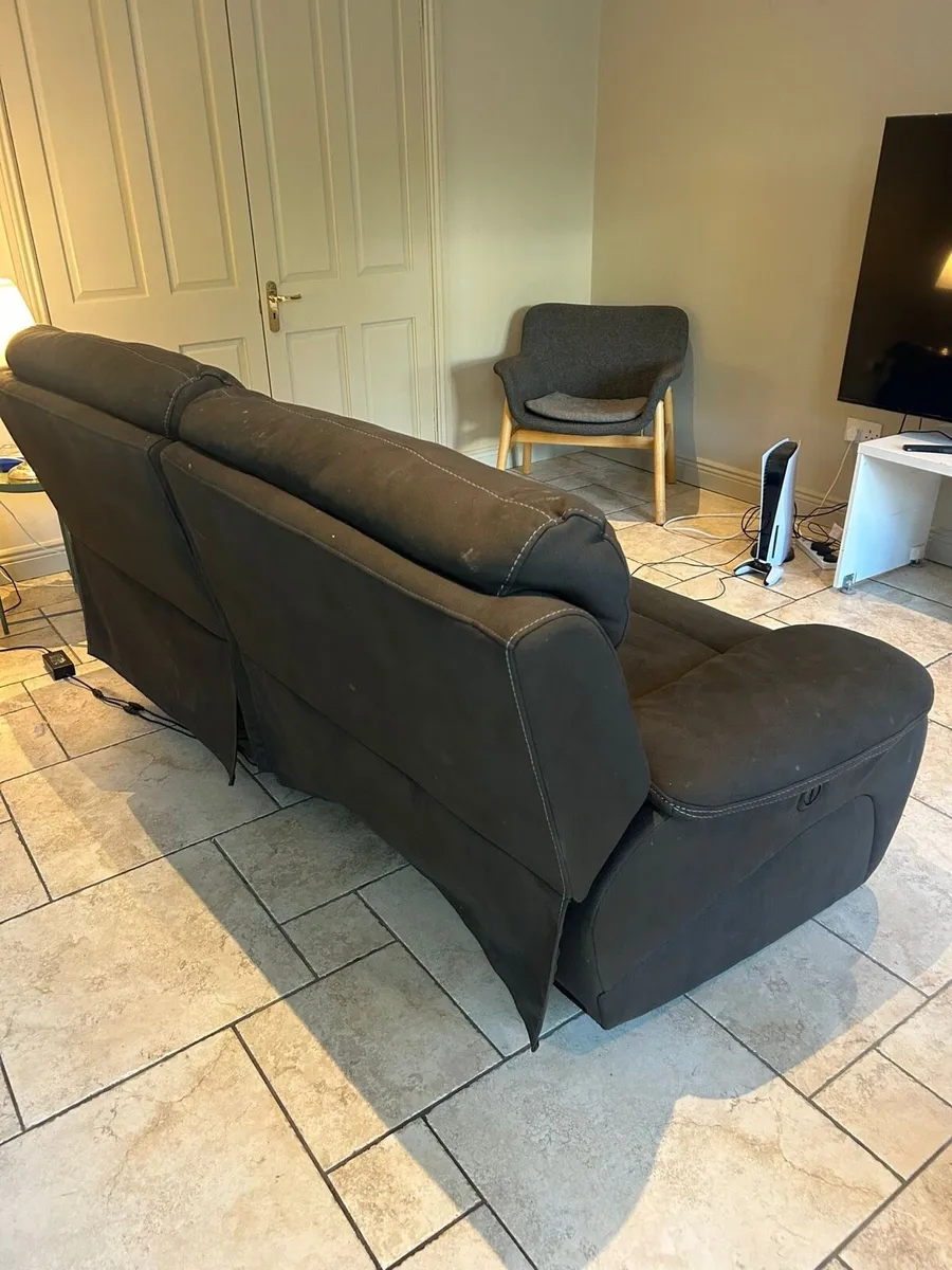 3 seater electric recliner sofa - Image 3