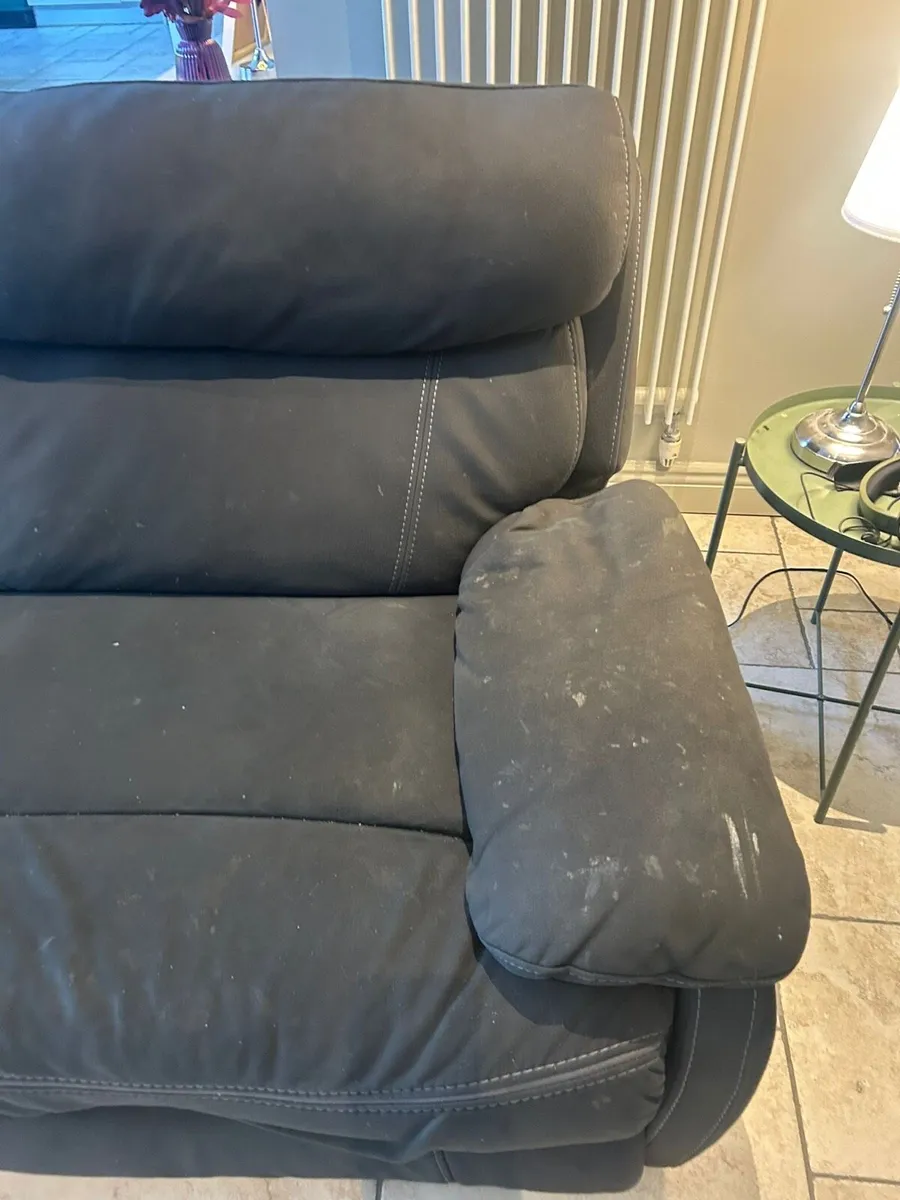 3 seater electric recliner sofa - Image 4