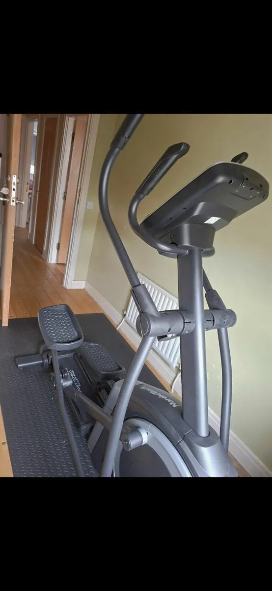 NordicTrack elliptical trainer - Image 2