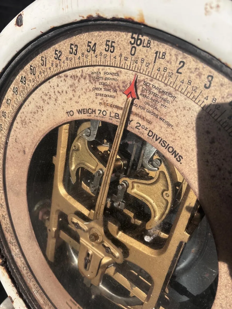 Vintage Avery Floor Standing Weighing Scales - Image 4