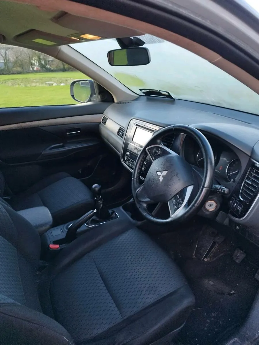 Mitsubishi Outlander 7 seater - Image 3