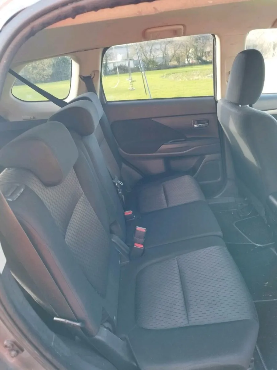 Mitsubishi Outlander 7 seater - Image 4