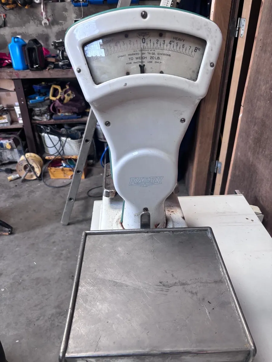 Vintage Avery Weighing Scales - Image 3