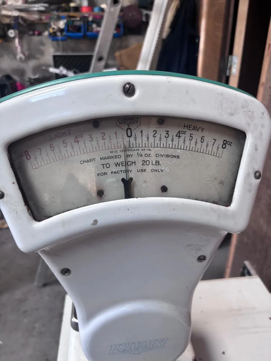 Vintage Avery Weighing Scales - Image 4