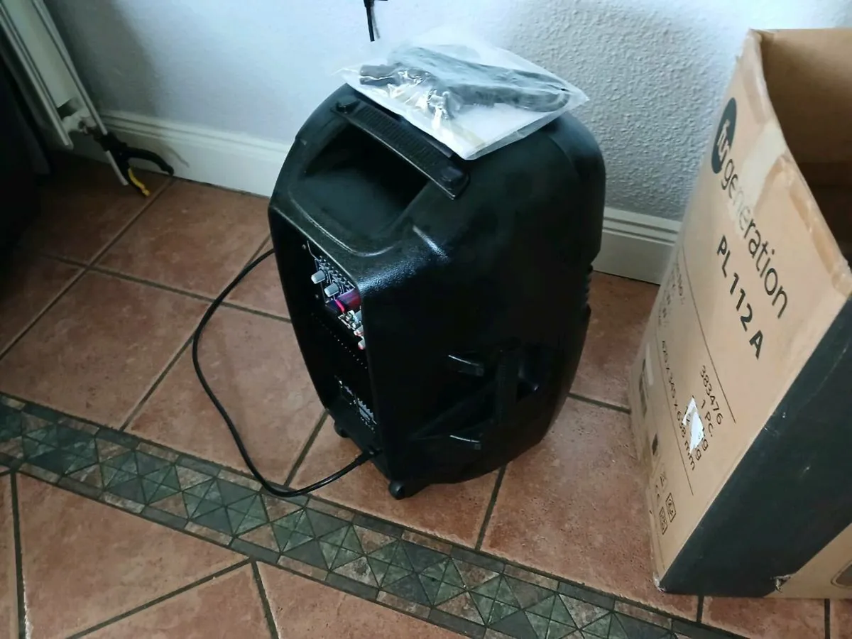 BLUETOOTH SPEAKER FOR SALE €50 - Image 3