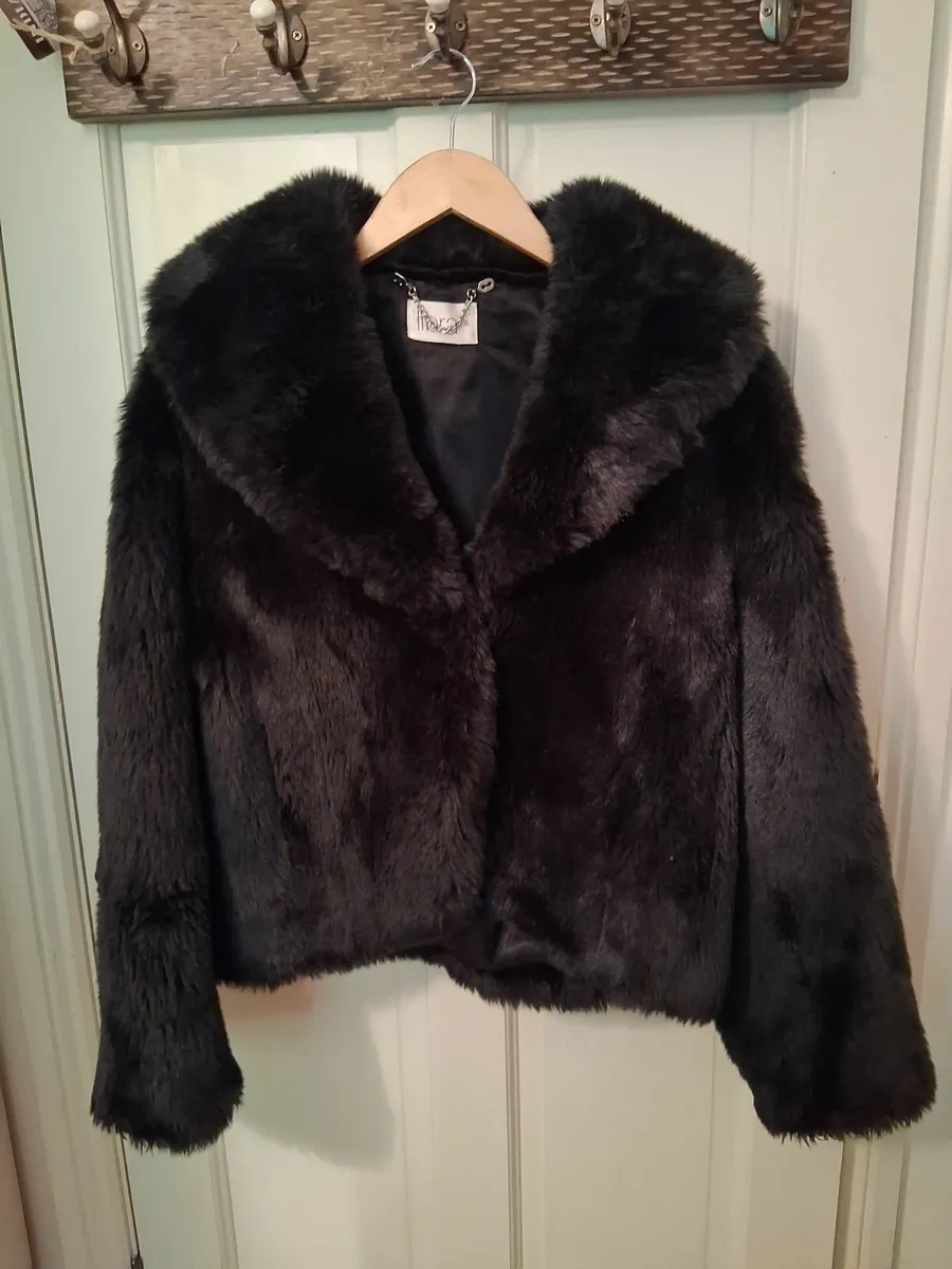 Faux fur jacket black size 16 - Image 1