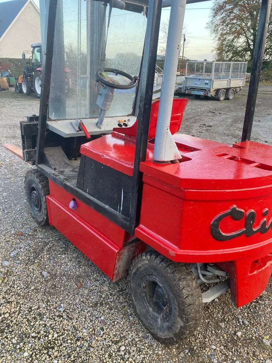 2.5 Tonne Diesel Forklift - Image 1