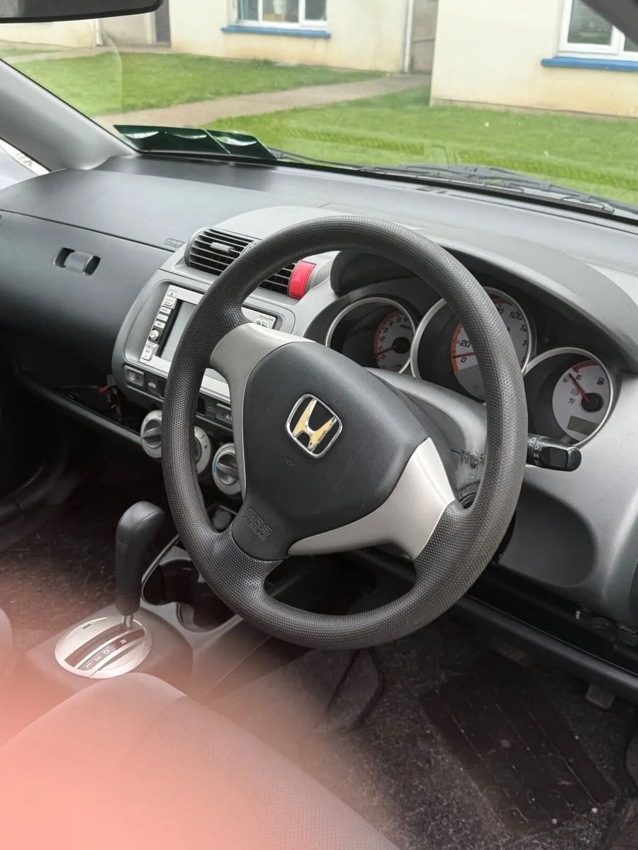 Honda Fit 2005 automatic - Image 1