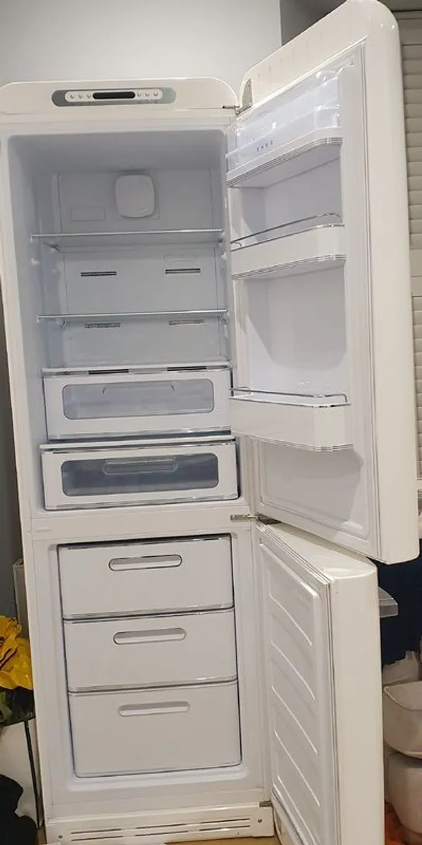 Smeg Fridge Freezer (White 60/40) - Image 2