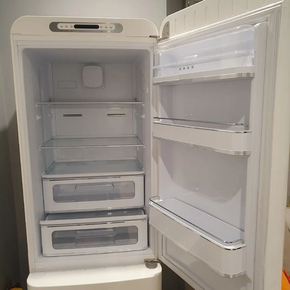 Smeg Fridge Freezer (White 60/40) - Image 3