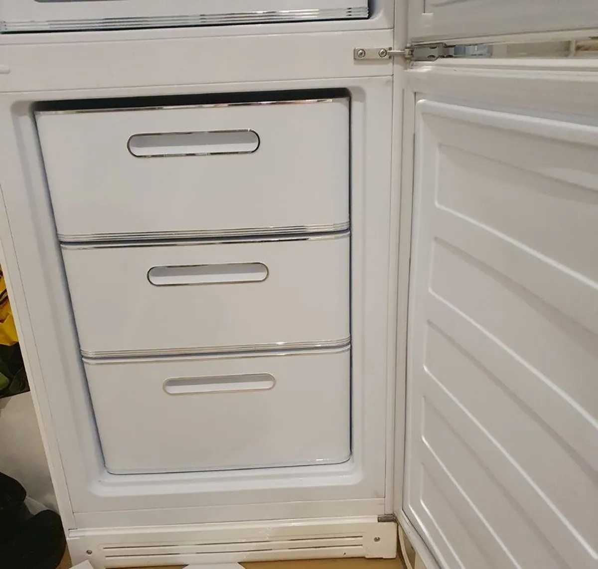 Smeg Fridge Freezer (White 60/40) - Image 4