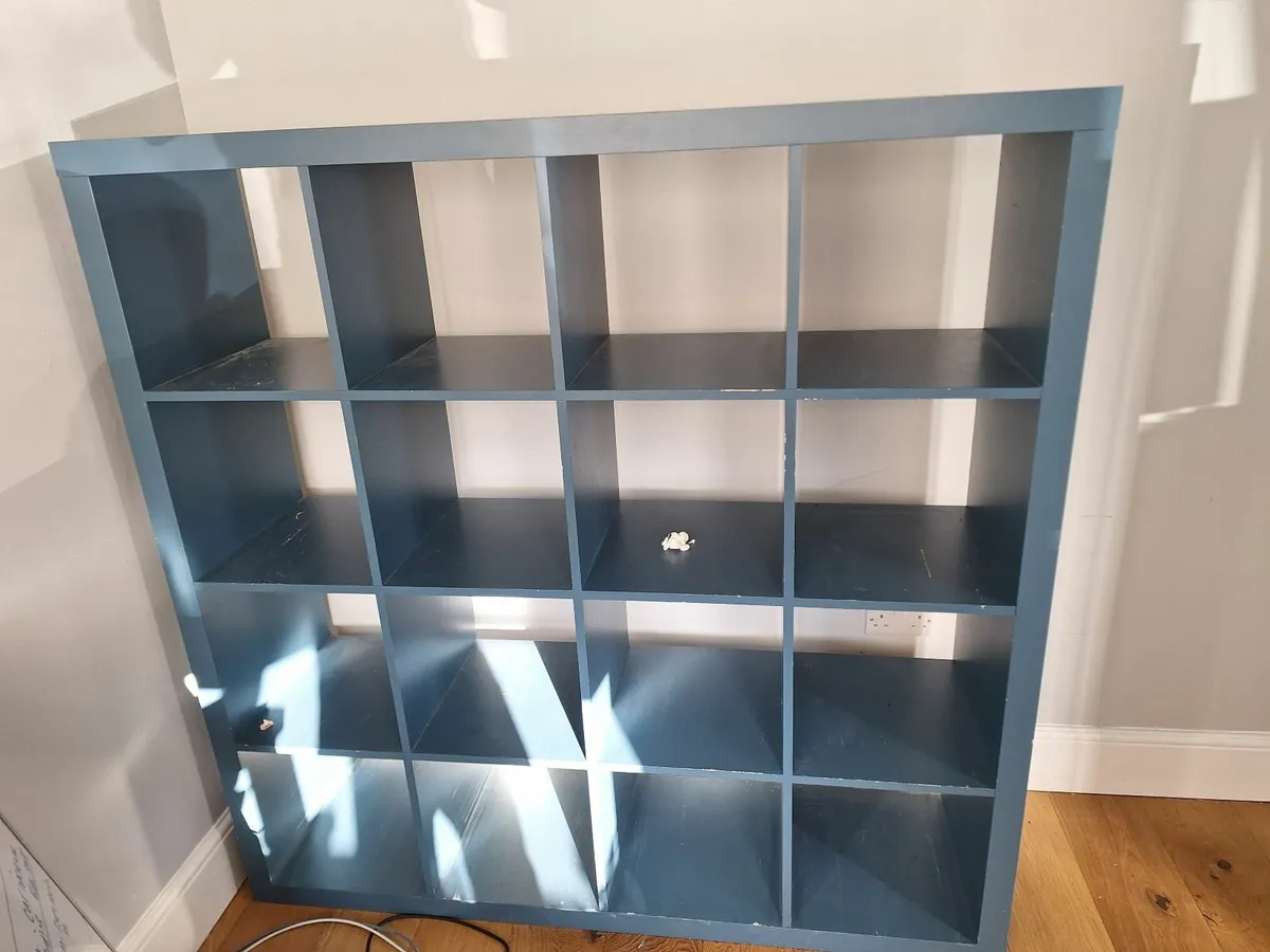 Storage shelf 4 x 4 - Image 1