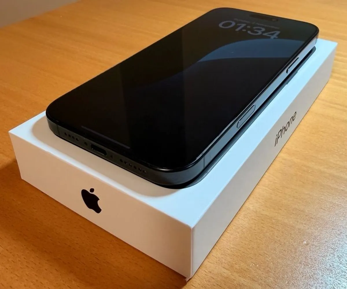 Iphone 16 Pro Max - Image 1