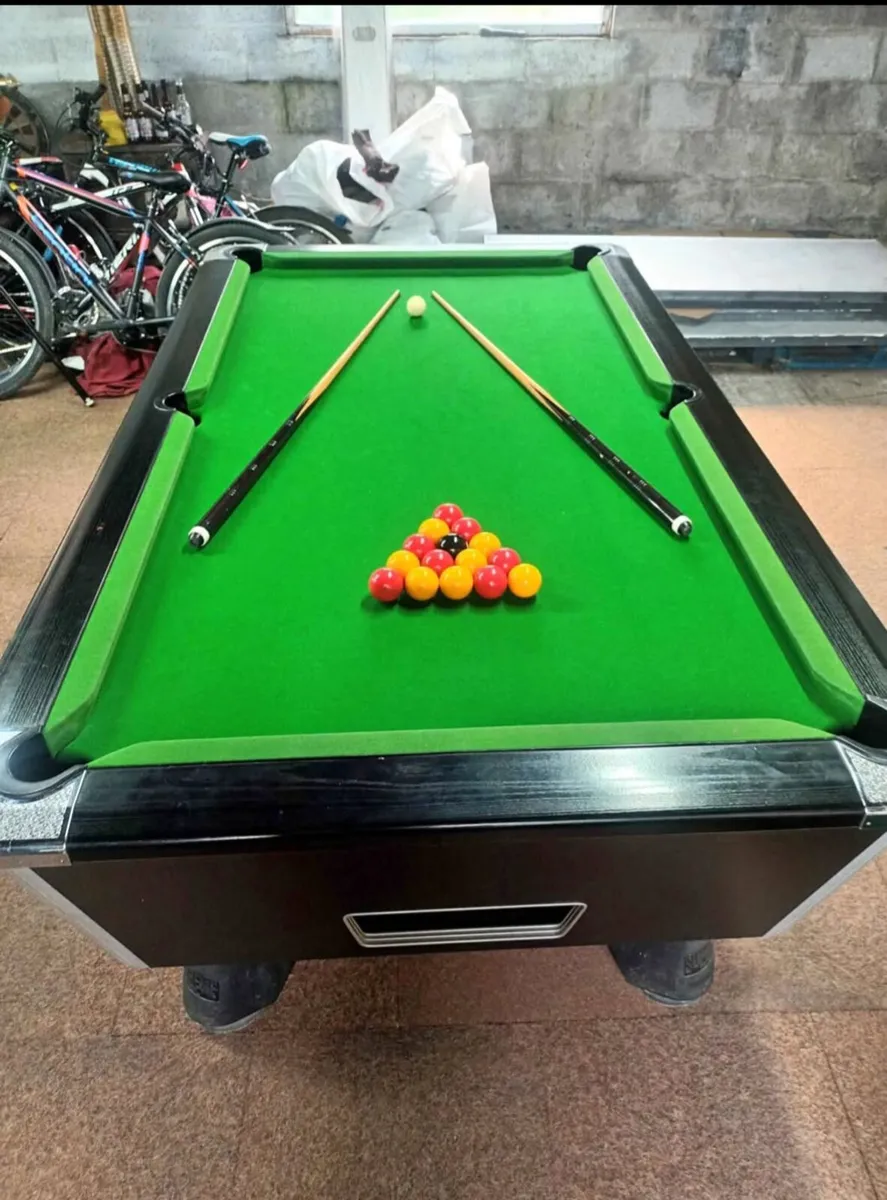 Supreme pool table - Image 1