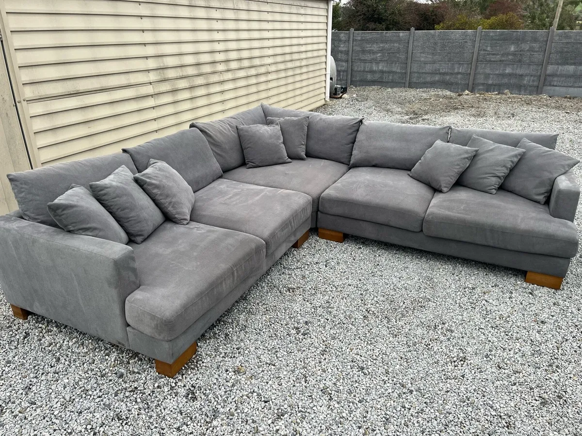 Jumbo L shape couch - Image 1