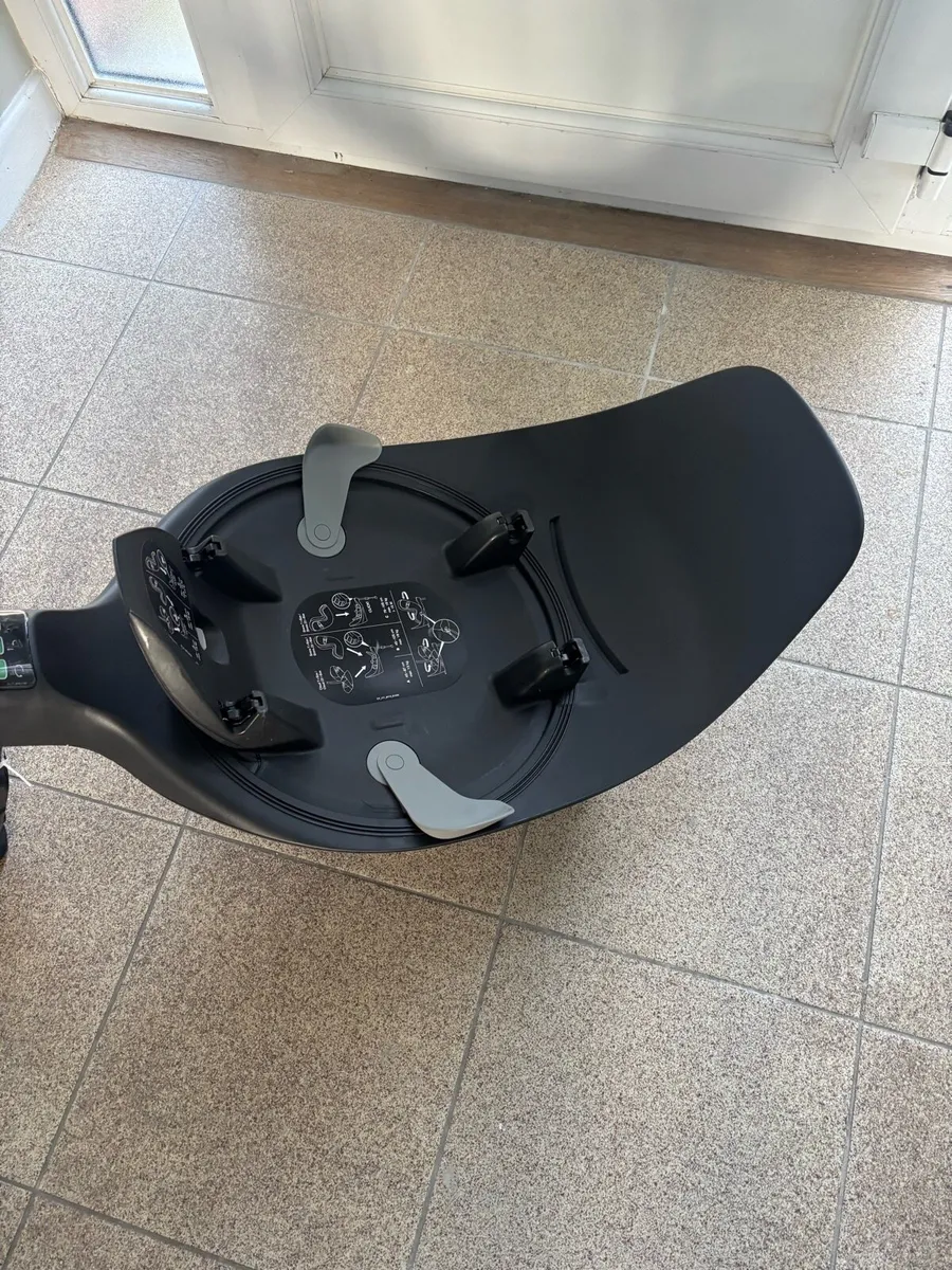 Cybex Base T 360 Rotating ISOFIX Car Seat Base - Image 1