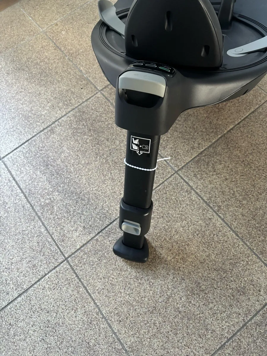 Cybex Base T 360 Rotating ISOFIX Car Seat Base - Image 3