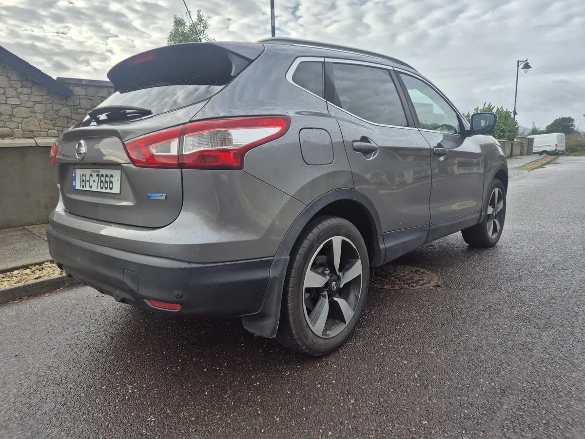 NISSAN QASHQAI PREMIUM - Image 2