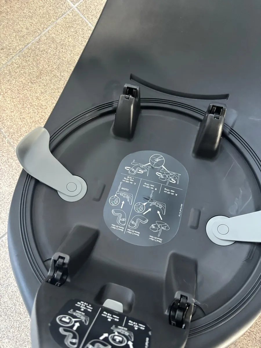 Cybex Base T 360 Rotating ISOFIX Car Seat Base - Image 4