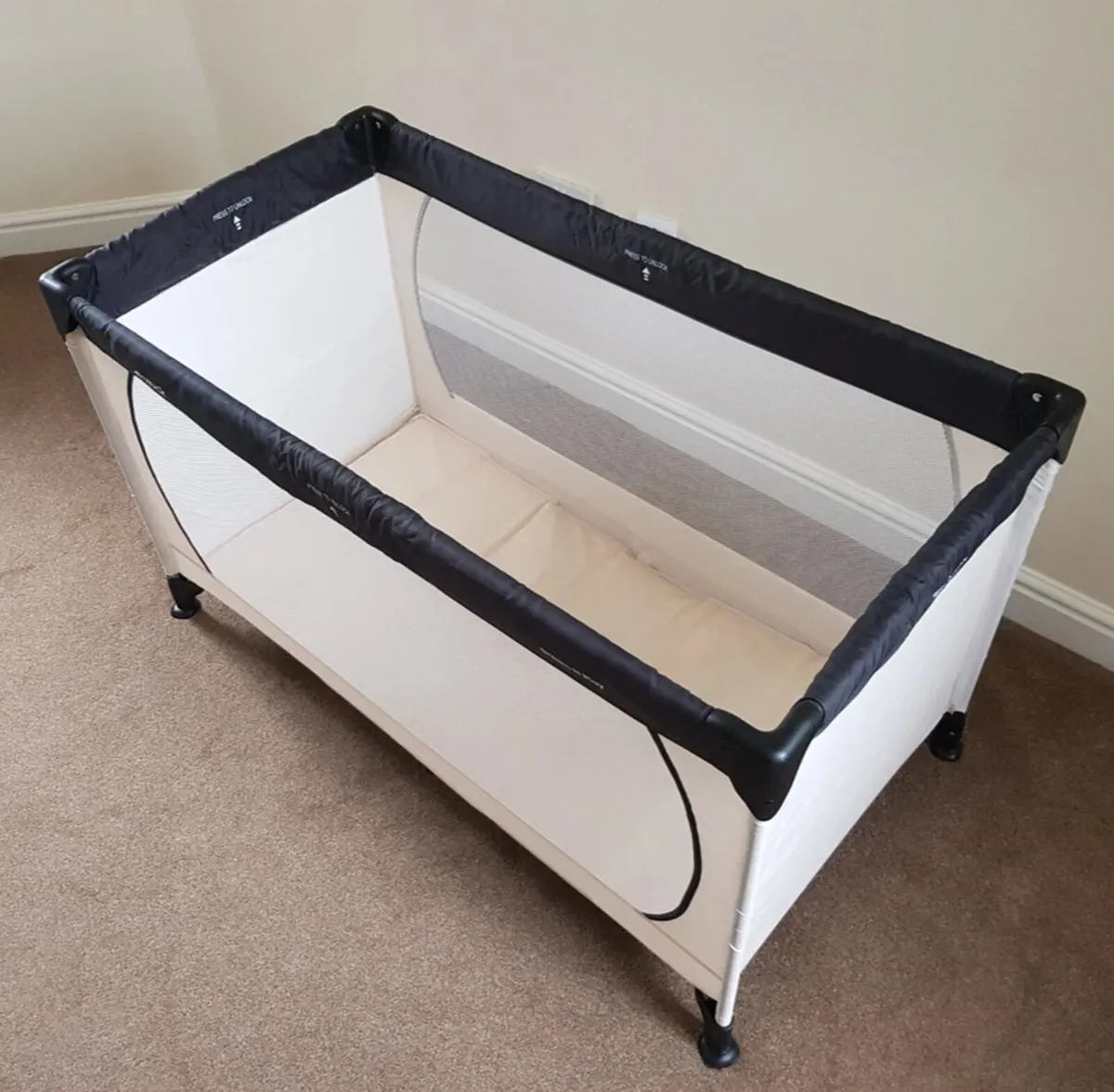 HAUCK TRAVEL COT LIKE BRAND NEW - Image 3