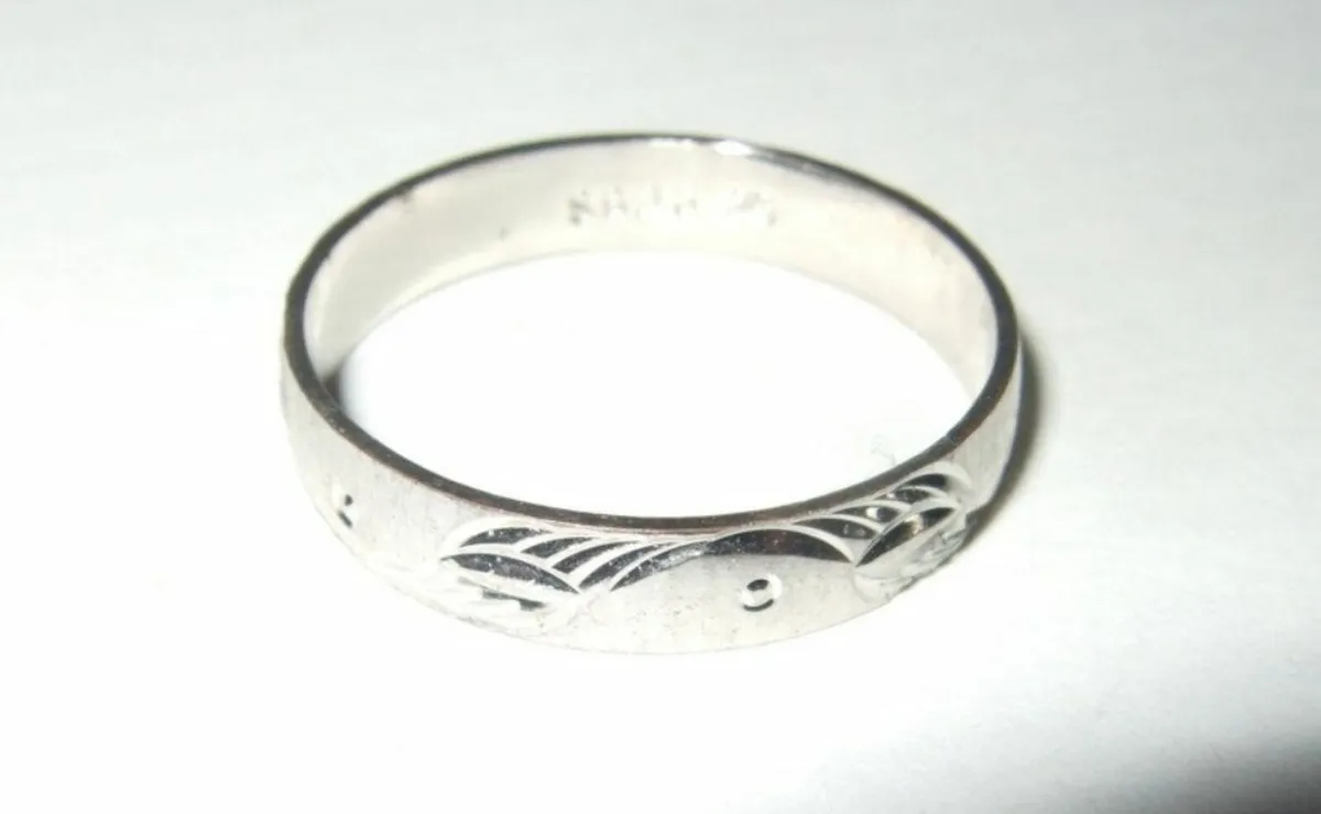 Vintage Hallmarked Silver Wedding Ring - Image 2