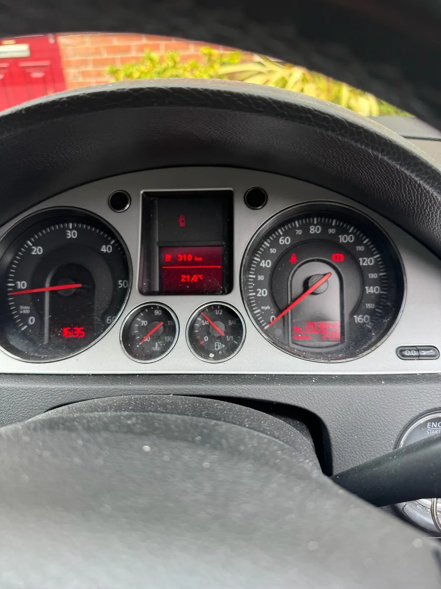 Volkswagen Passat - Image 4