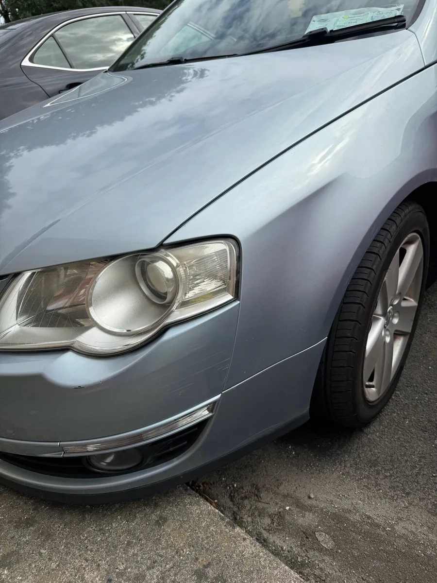 Volkswagen Passat - Image 1