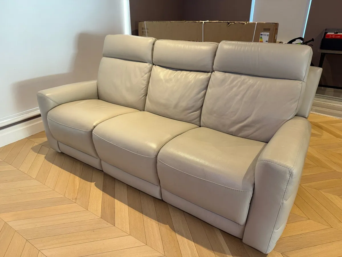 Natuzzi 3+2 Leather Electric Recliner Sofa - Image 2