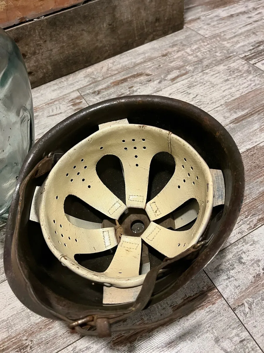 Vintage army helmet - Image 3