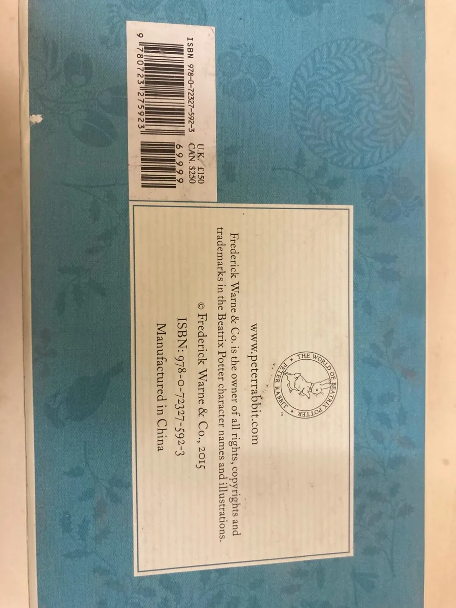 Reading books - Image 2