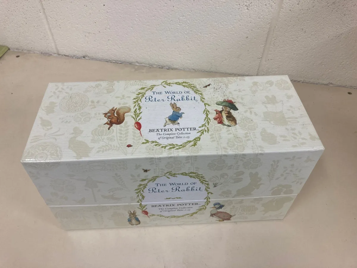 Reading books - Image 1