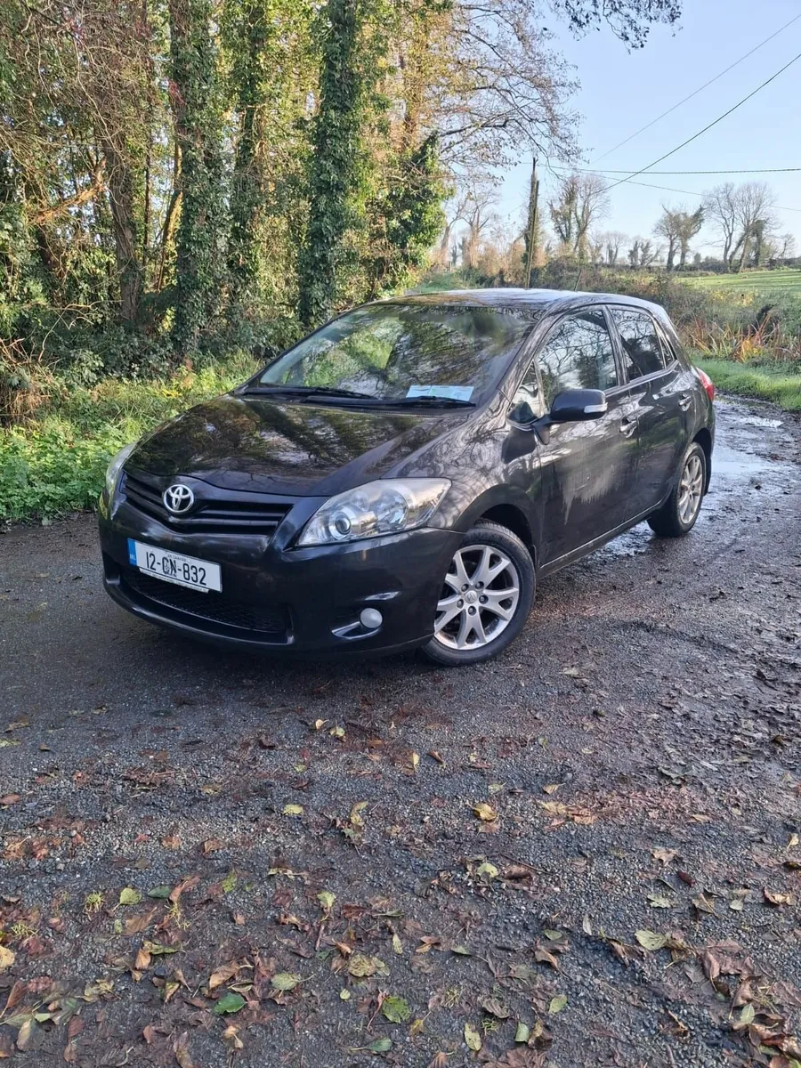 Toyota Auris 2012 - Image 1