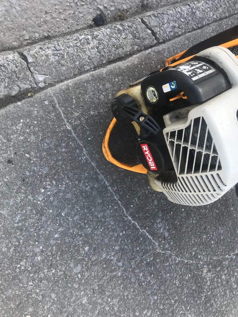 Leaf blower for repair - Image 3