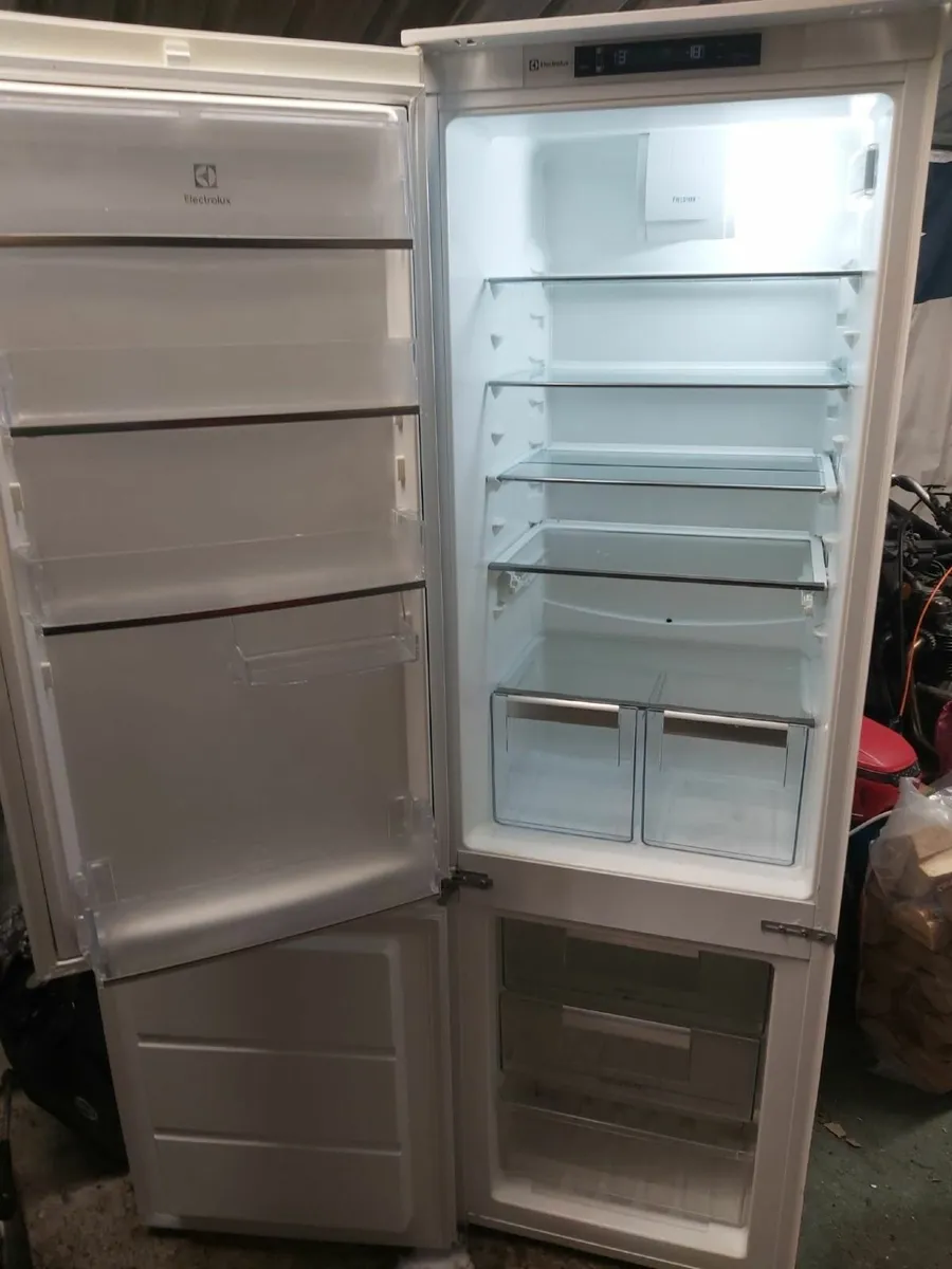 Integrated Fridge Freezer 70/30 - Image 1