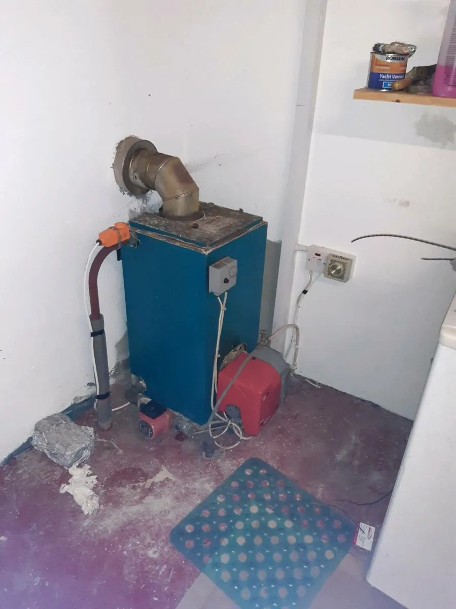 Oil boiler - Image 1